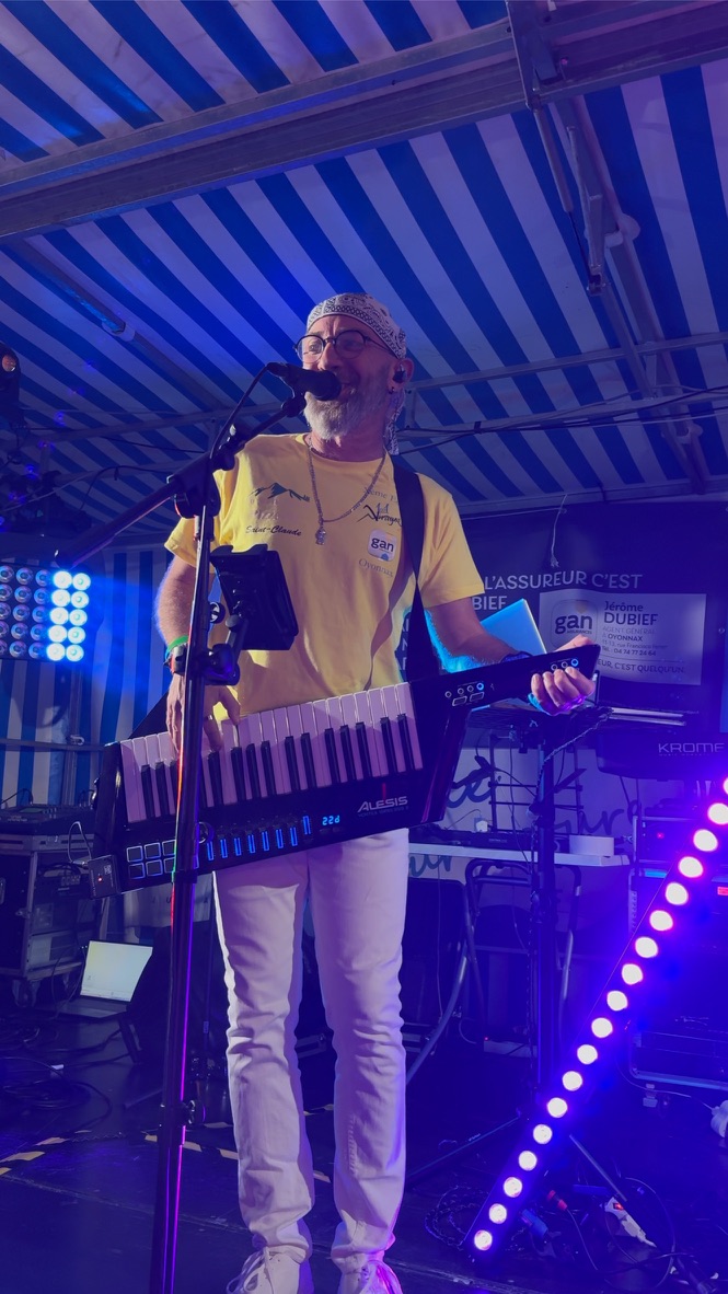 Le keytar fait le show — photo Chatycov Events